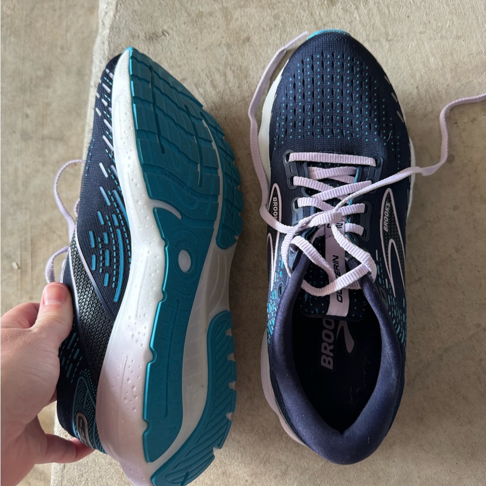 Brooks Glycerin 20. Size 9.5. Worn once! - Picture 2 of 3